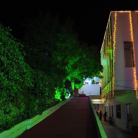 Hotel Maruti Mandapam Jabalpur Exteriör bild