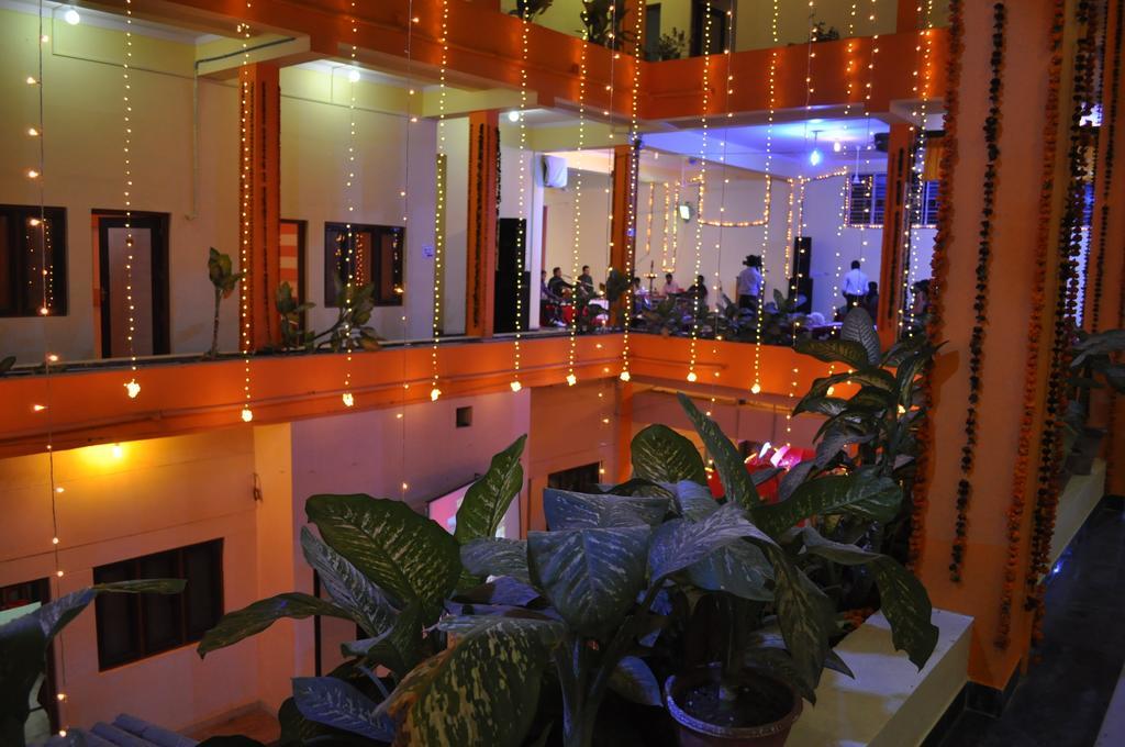 Hotel Maruti Mandapam Jabalpur Exteriör bild